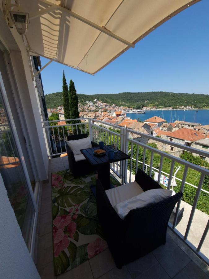 Apartmani Luan Vis Exterior photo