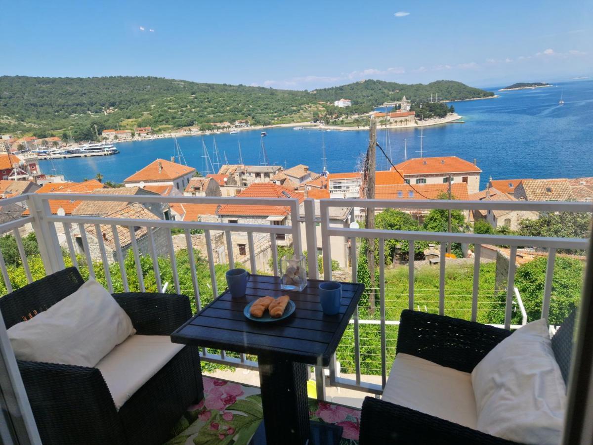 Apartmani Luan Vis Exterior photo